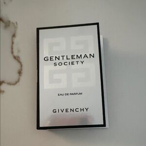 Givenchy Gentleman Society Eau de Parfum